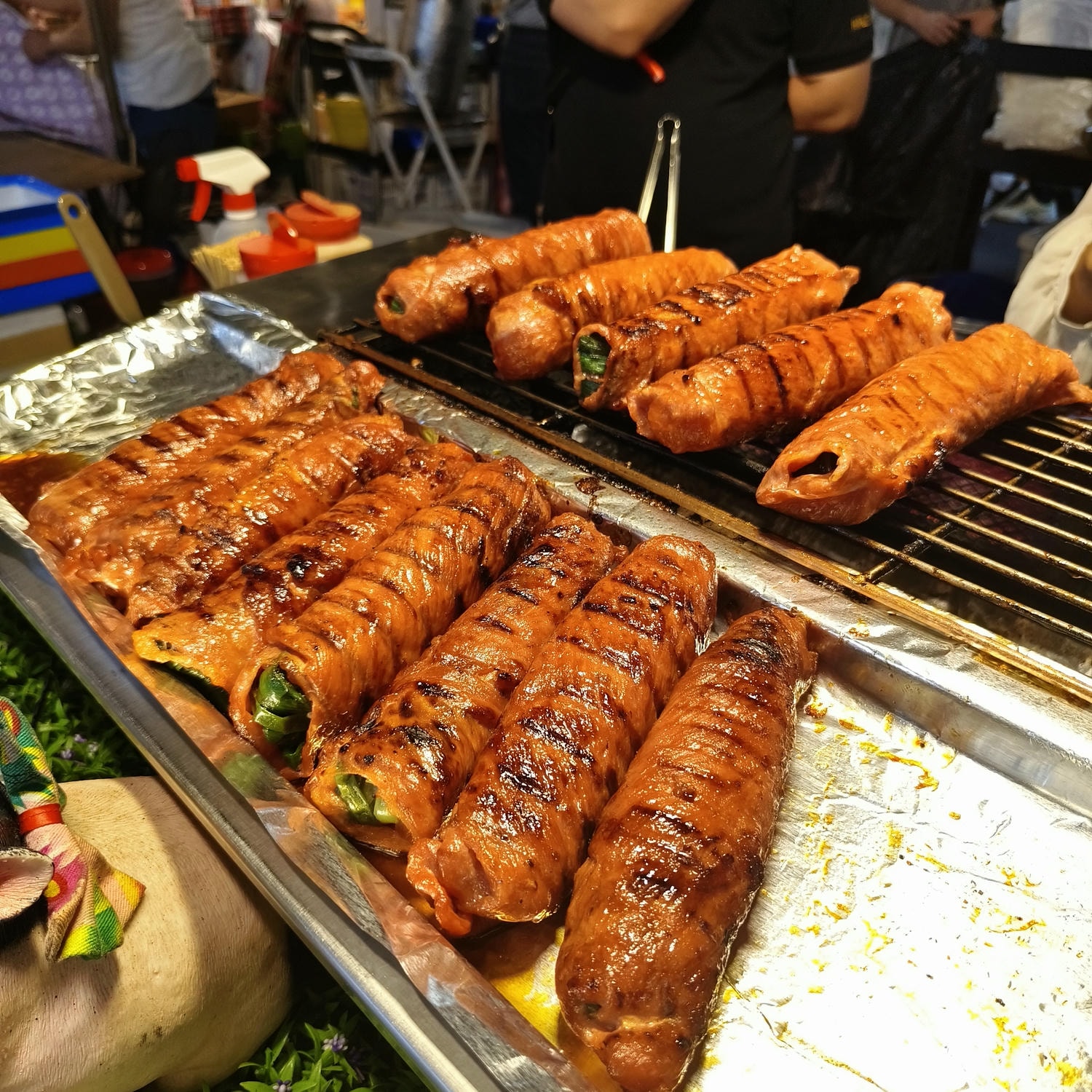 【台北|夜市小吃】饒河夜市必吃!香蔥肉捲 – 10年人氣不敗的蔥香饗宴 - 第3張圖